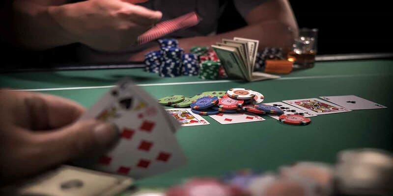 Poker là siêu phẩm casino online hết sức quen thuộc với người chơi